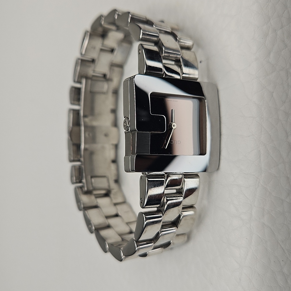 Authentic Gucci "G" 3600 J Tom Ford Women's 26mm Watch